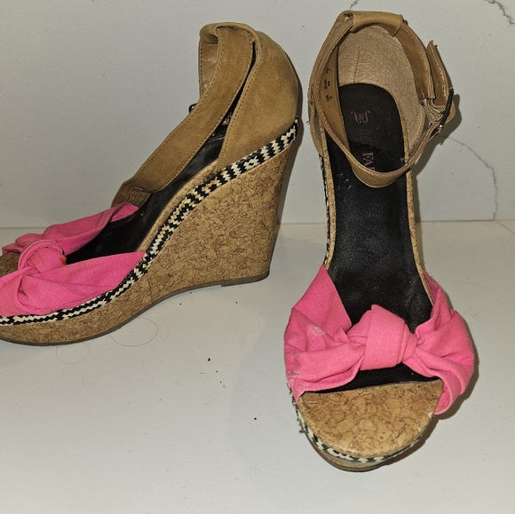 JUST FAB pink cork wedges - Picture 2 of 3